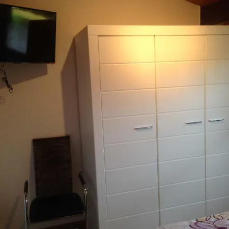 Ferienhaus Wagenrad بيت للعطل